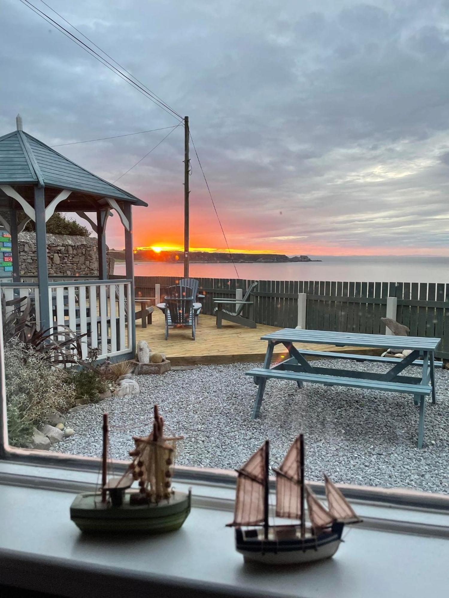 Hill Crest - Cliff Top Cottage With Stunning Views Cullen Exterior photo